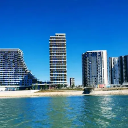 Promenada Waterfront Apartment *